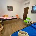 Art Design Gallery - Center
