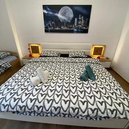 Art Design Gallery - Center