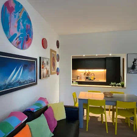 Art Design Gallery - Center *