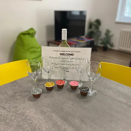 Art Design Gallery - Center