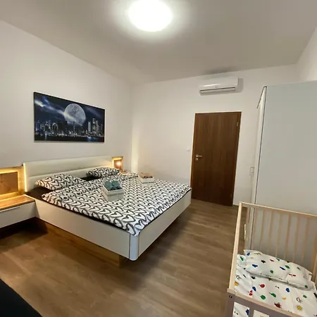 Art Design Gallery - Center Apartmán