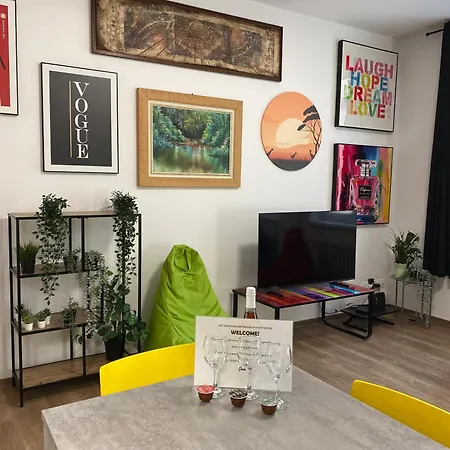 Art Design Gallery - Center Apartman