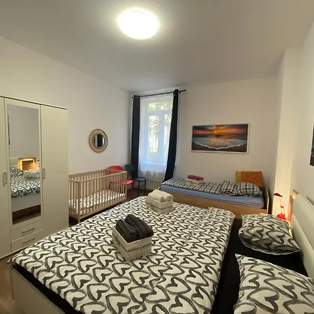 Art Design Gallery - Center *